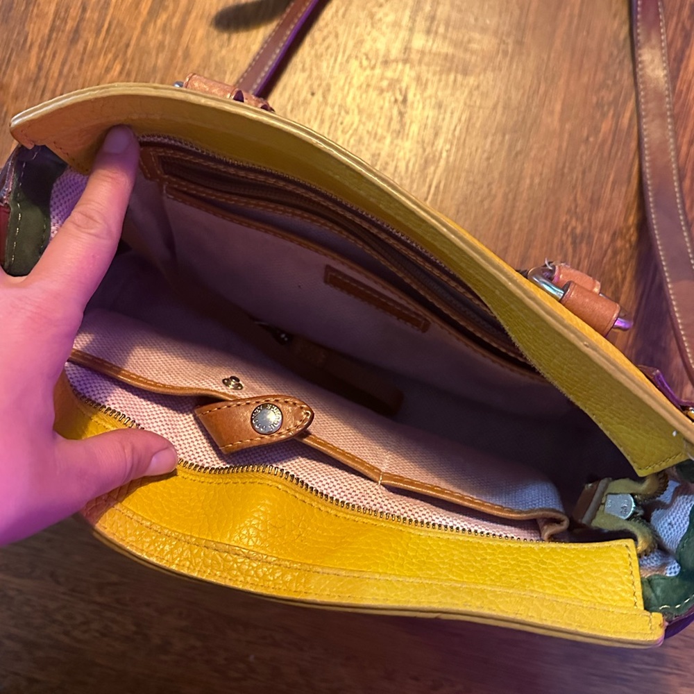 Dooney & Bourke